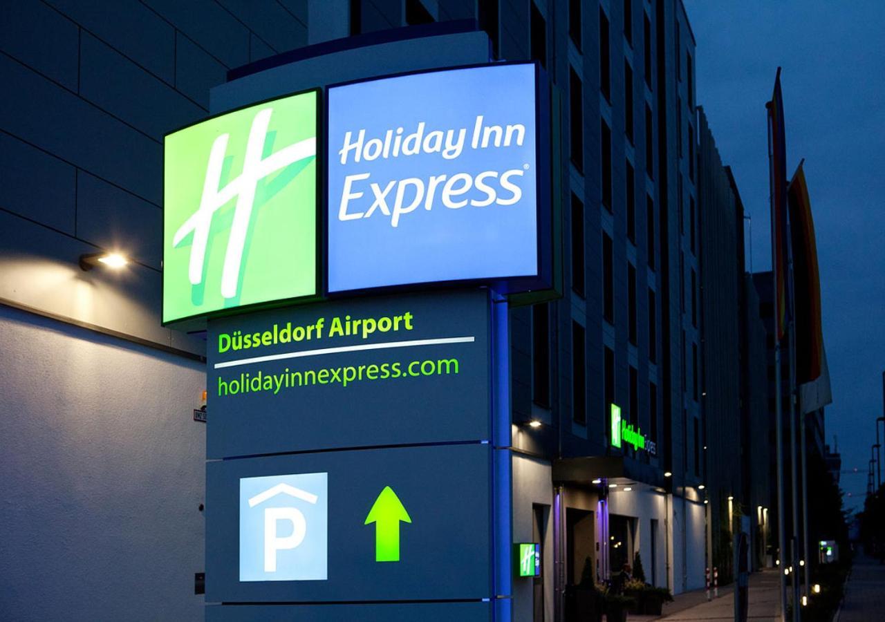 Holiday Inn Express - Dusseldorf Airport Esterno foto